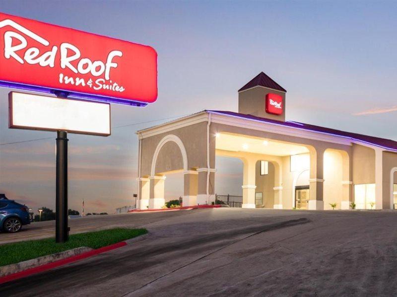 Red Roof Inn & Suites Austin East - Manor Екстериор снимка