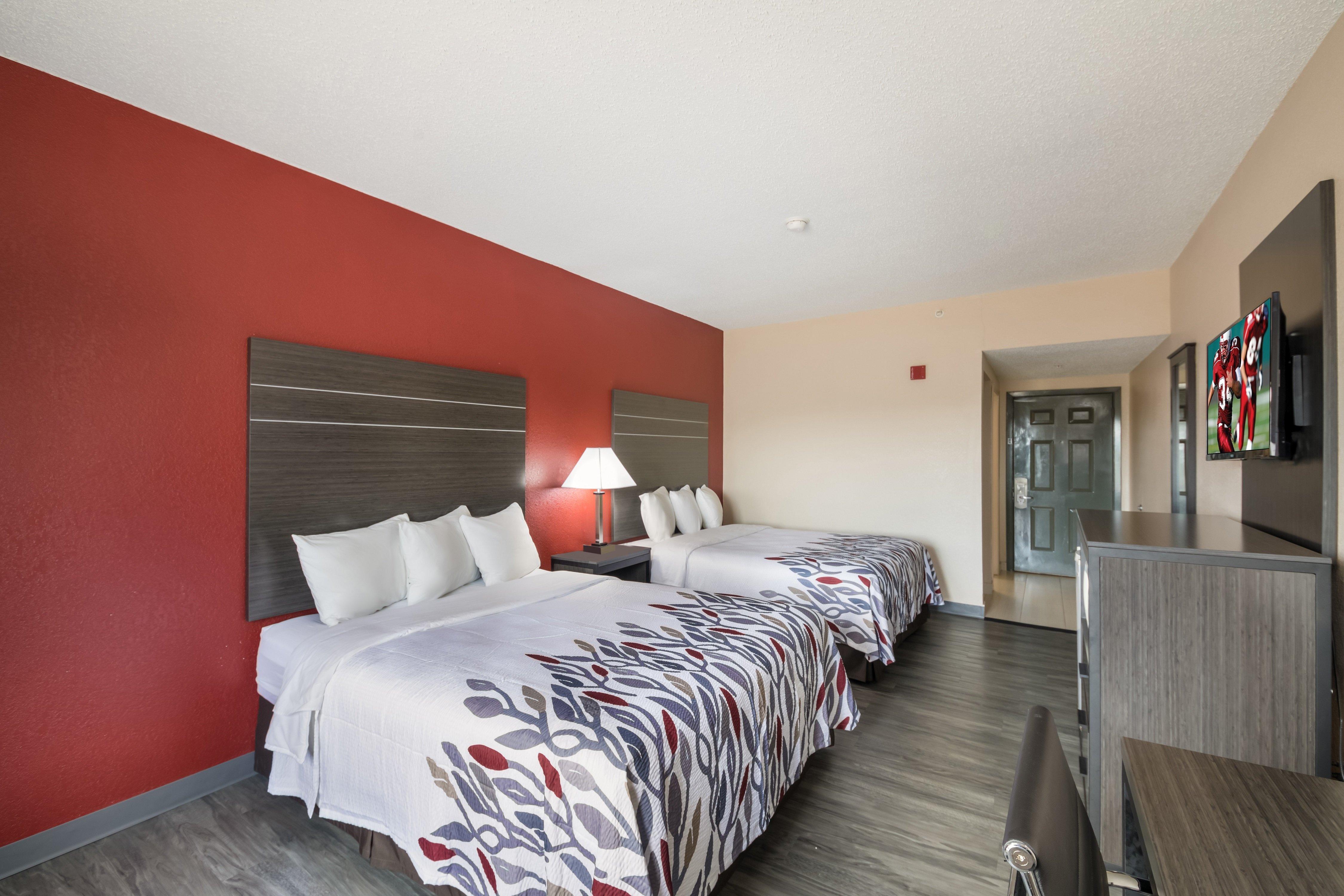 Red Roof Inn & Suites Austin East - Manor Екстериор снимка