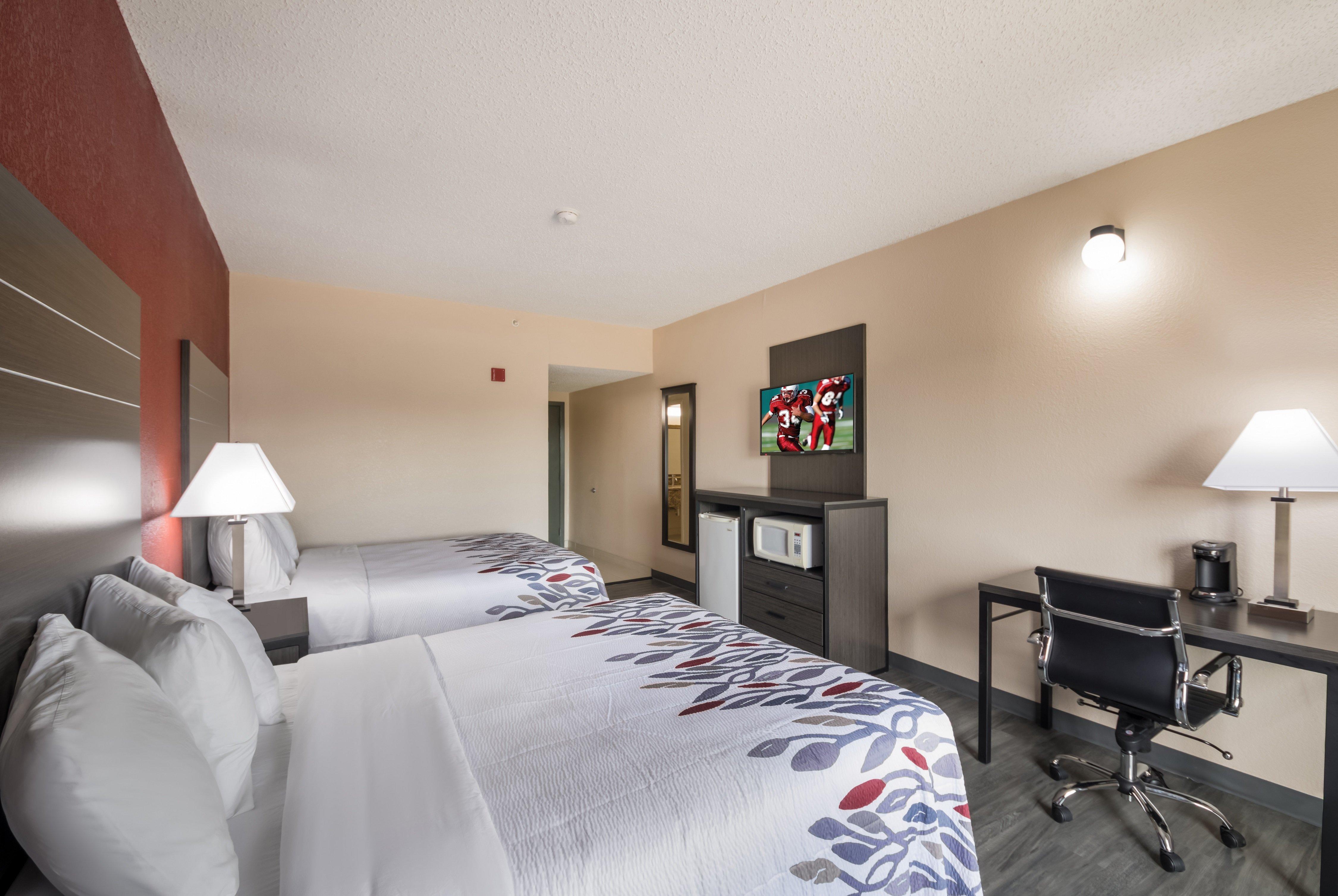 Red Roof Inn & Suites Austin East - Manor Екстериор снимка