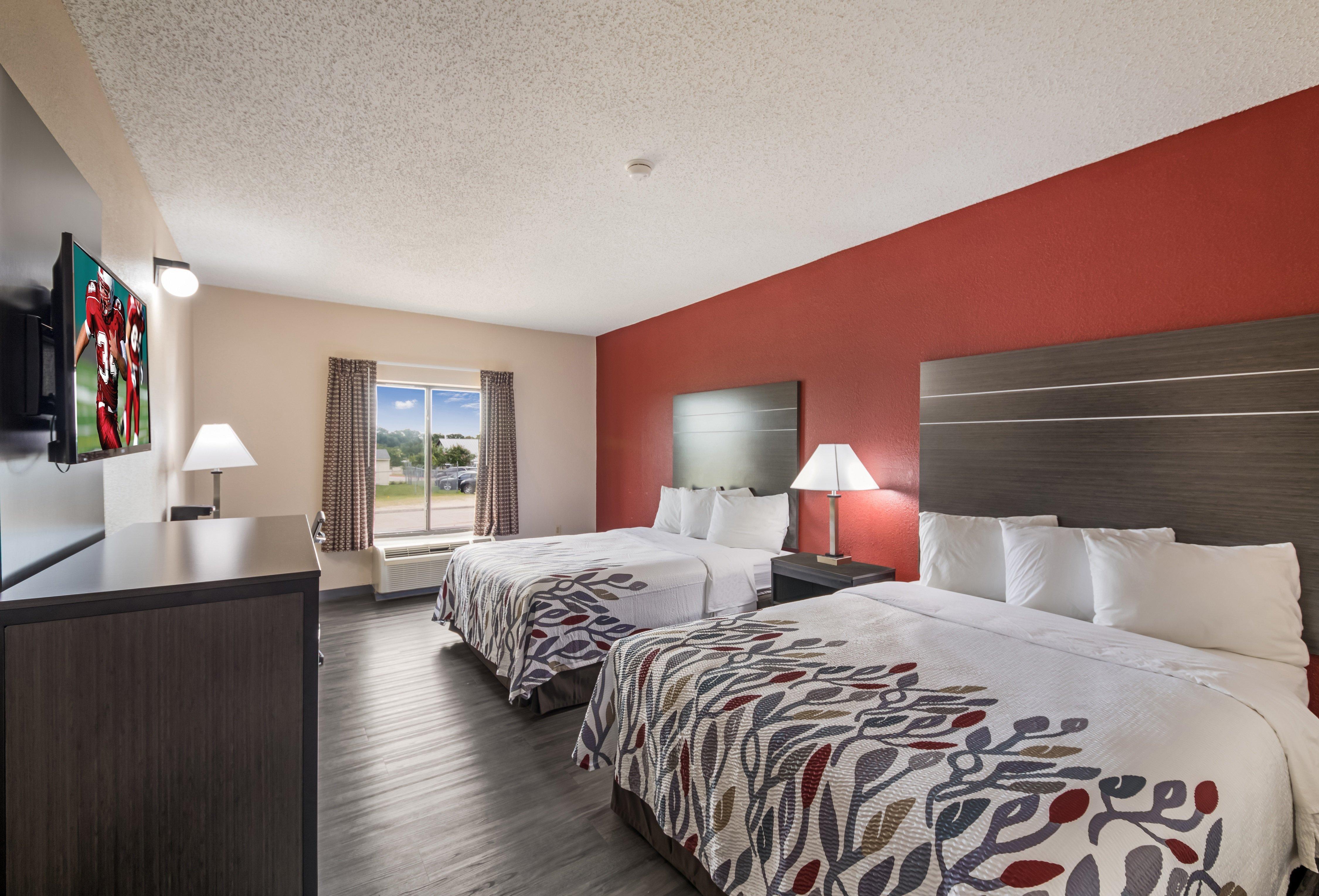 Red Roof Inn & Suites Austin East - Manor Екстериор снимка
