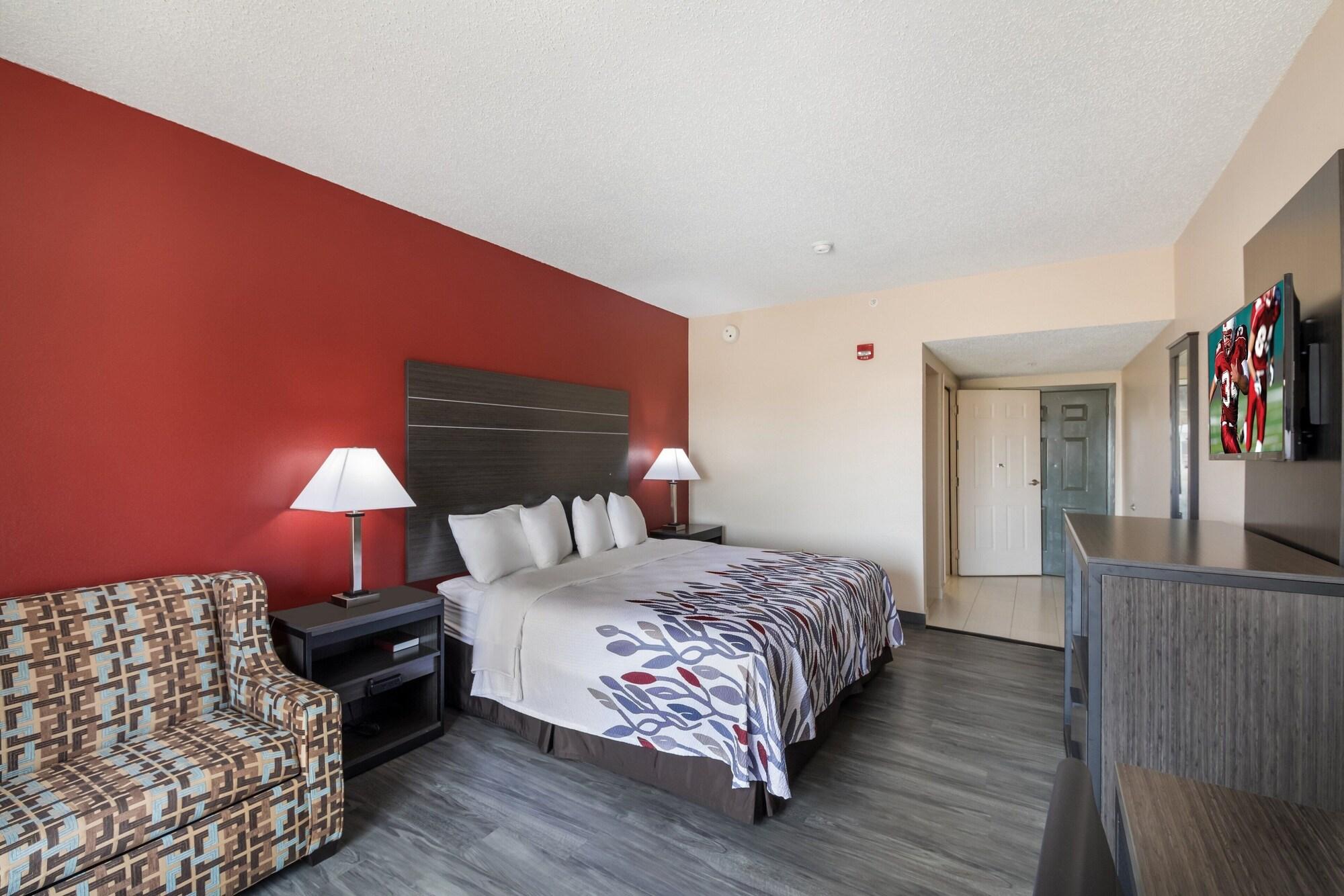 Red Roof Inn & Suites Austin East - Manor Екстериор снимка