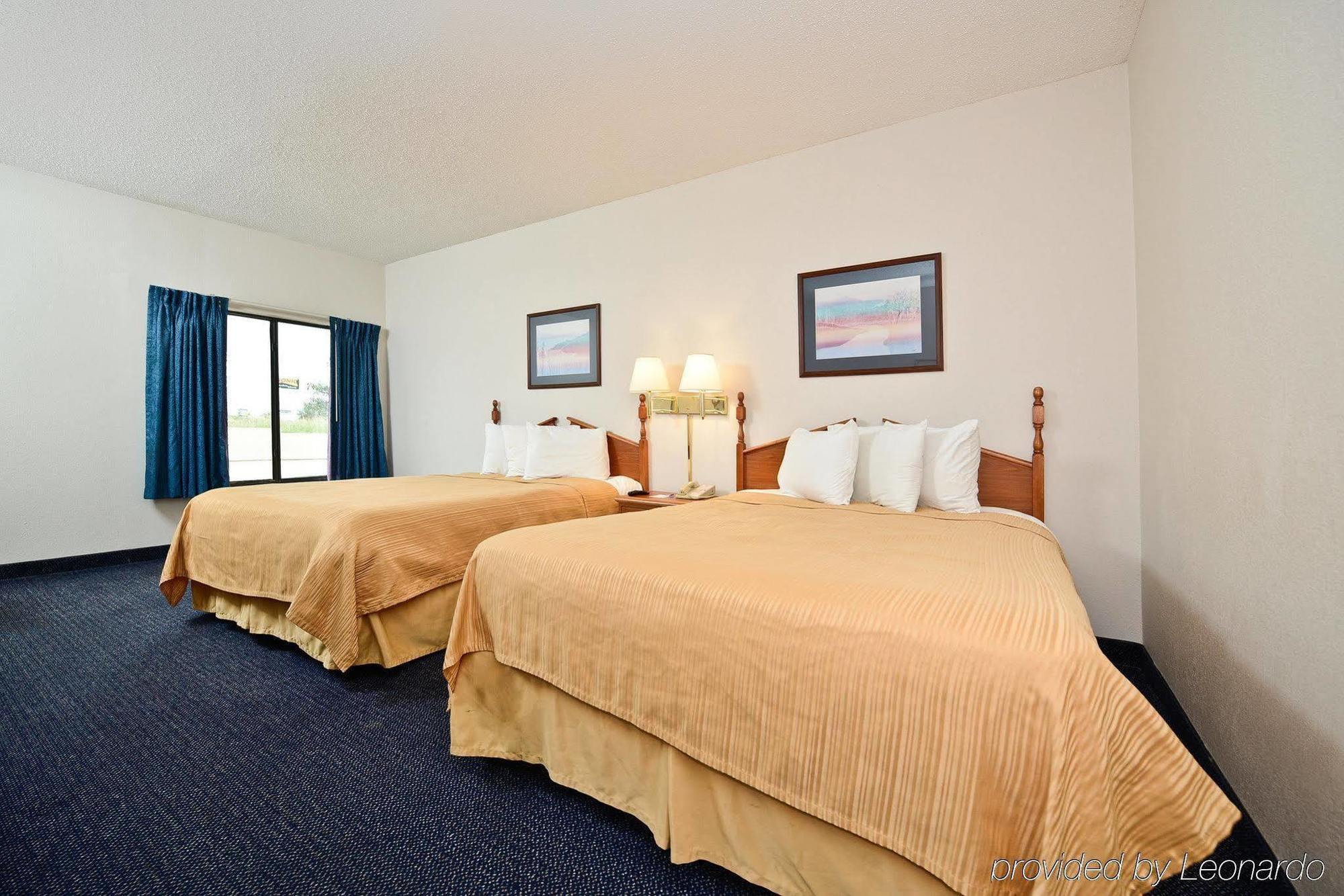 Red Roof Inn & Suites Austin East - Manor Стая снимка