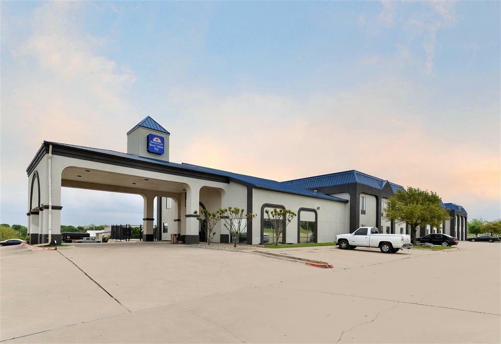 Red Roof Inn & Suites Austin East - Manor Екстериор снимка